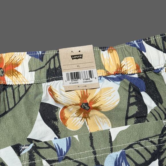 Levi's® Xx Chino Easy 6" Men's Shorts Tropical Print Size XL NWT - Picture 6 of 7